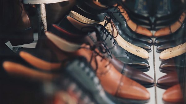 What Are the Best Practices for Maintaining Leather Shoes in Wet Climates?